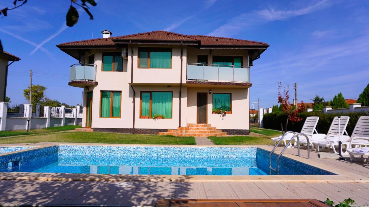 Family Villa Pomelo Bŭlgarevo Exterior foto