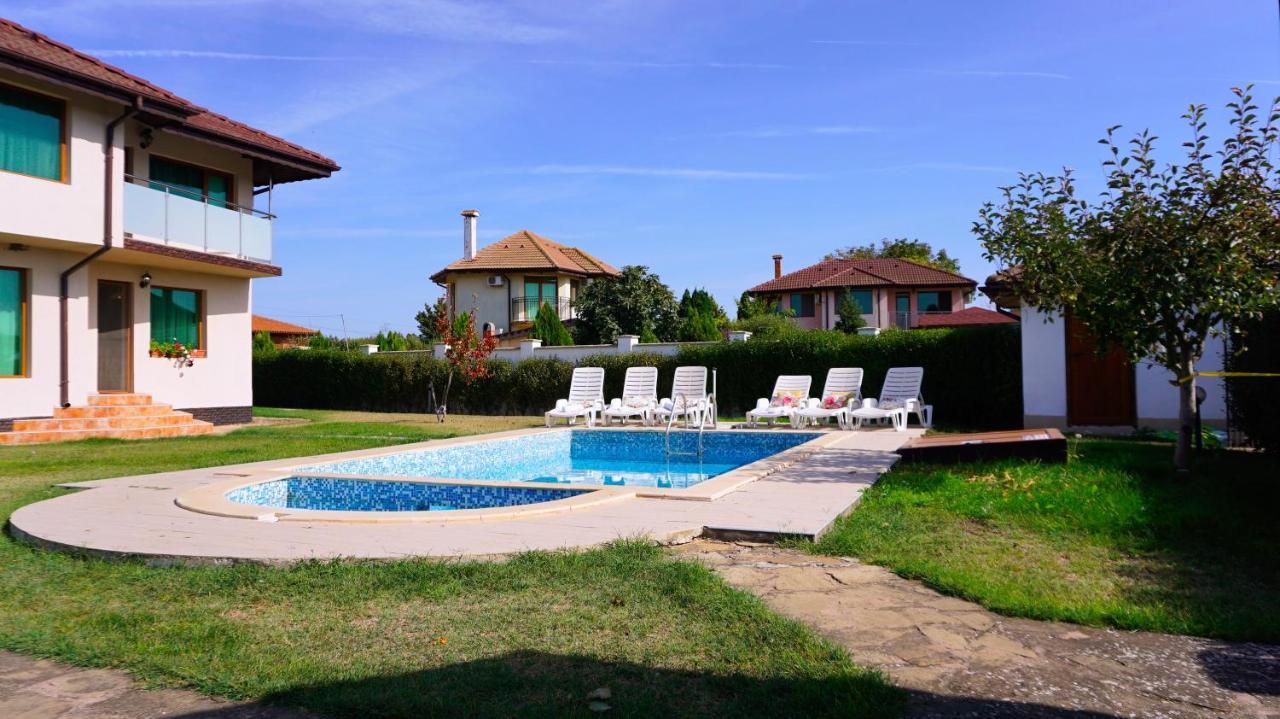Family Villa Pomelo Bŭlgarevo Exterior foto