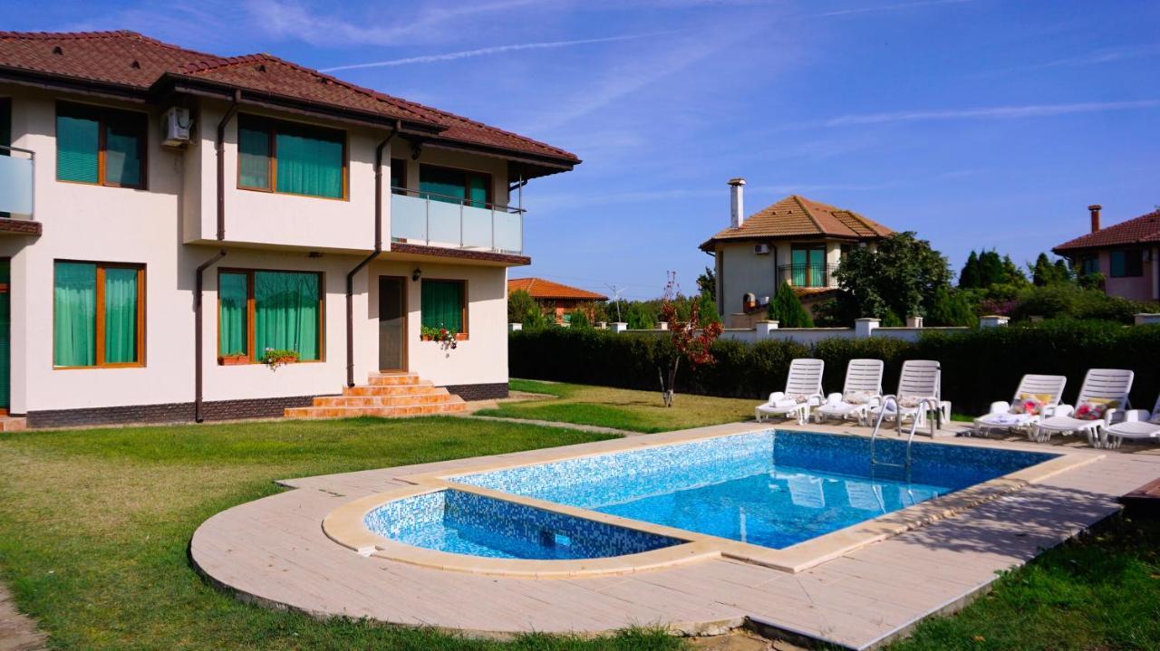 Family Villa Pomelo Bŭlgarevo Exterior foto