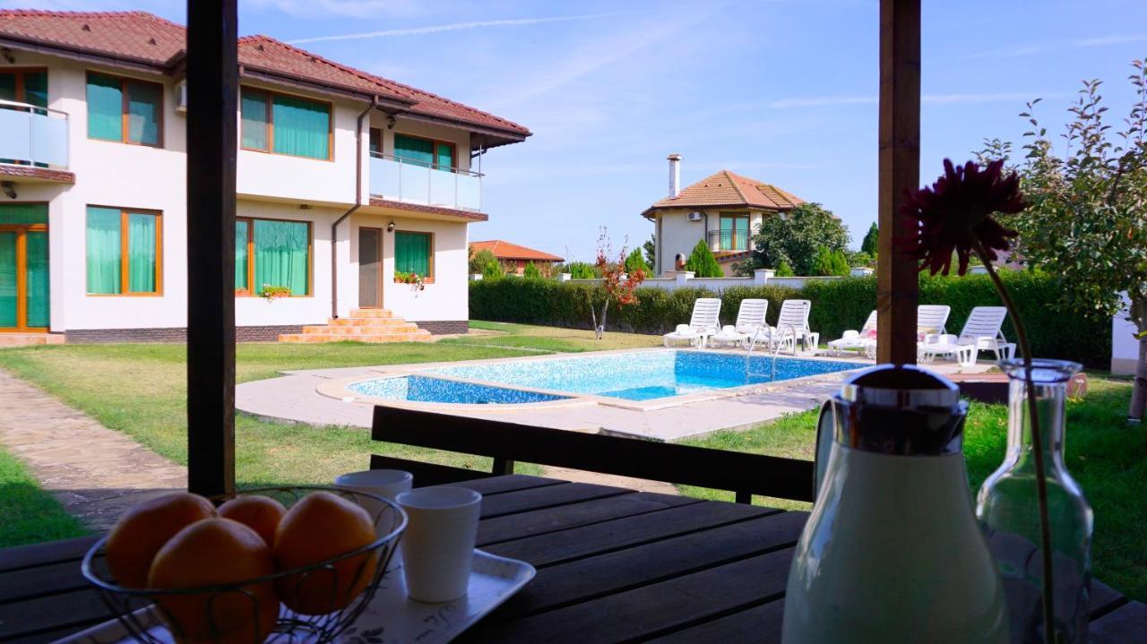 Family Villa Pomelo Bŭlgarevo Exterior foto